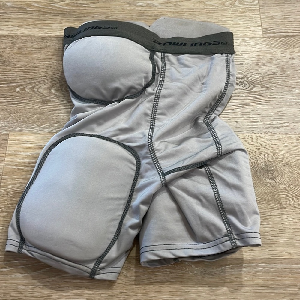 Football girdle with hip pads and knee pads